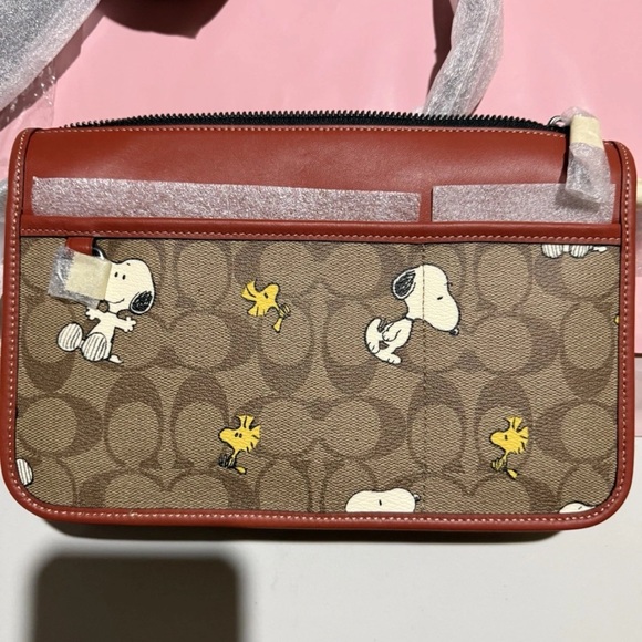 Coach X Peanuts Heritage Convertible Crossbody with Snoopy and Woodstock - Picture 4 of 10